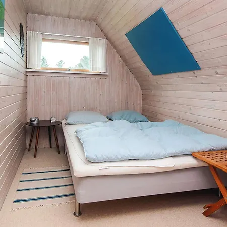8 Person In Glesborg-by Traum *