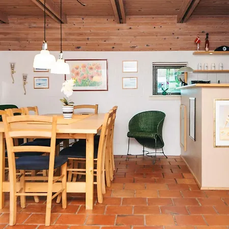 8 Person In Glesborg-by Traum * Glesborg